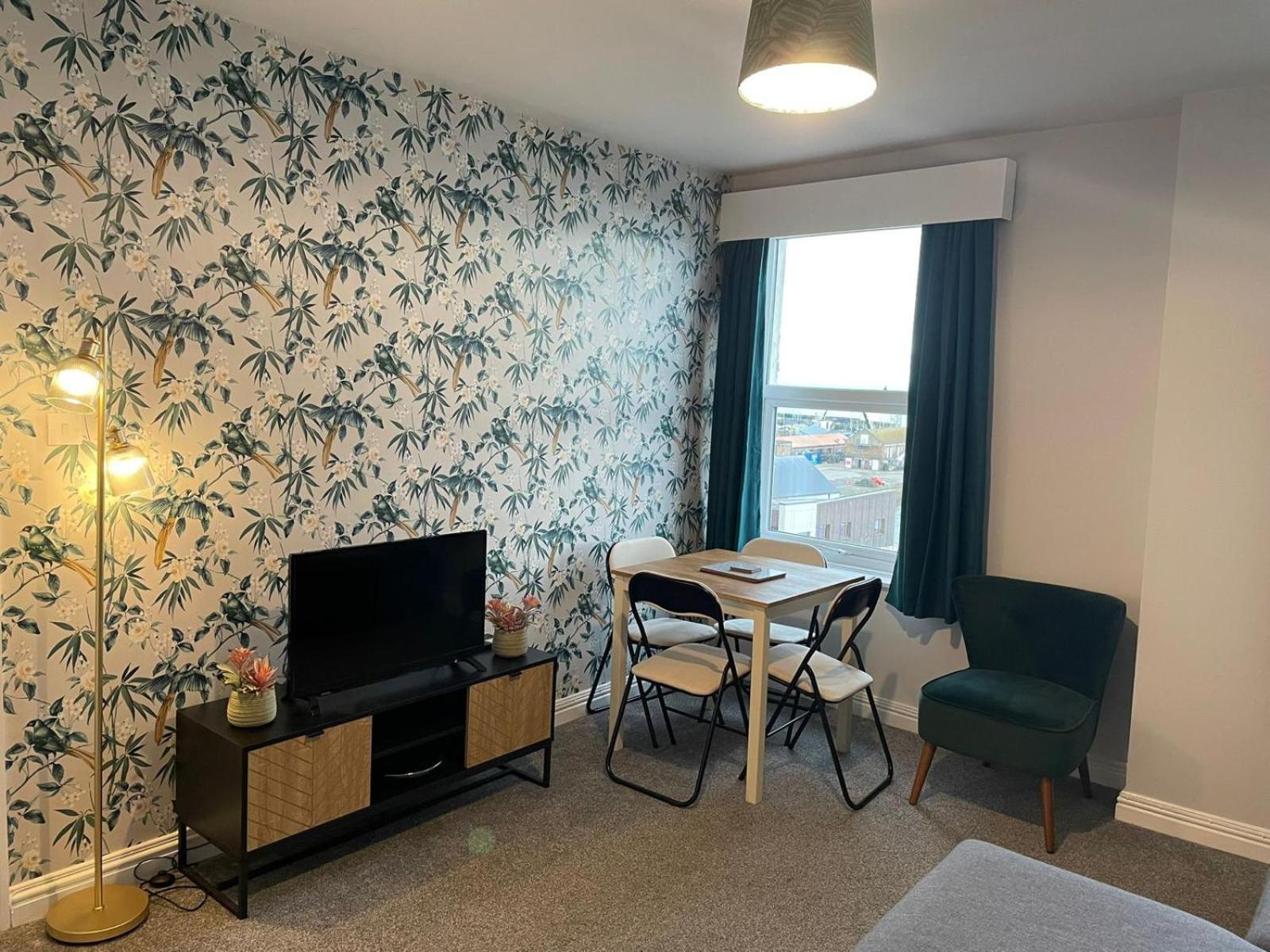 Pirates Lookout Apartment Скарбъро Екстериор снимка